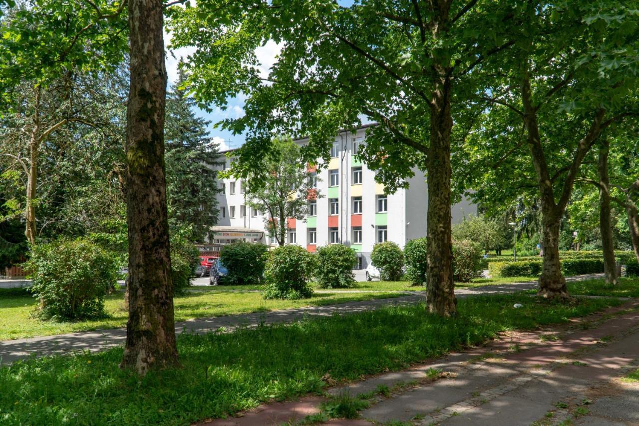 Dijaski Dom Bezigrad Ljubljana Hostel Bagian luar foto