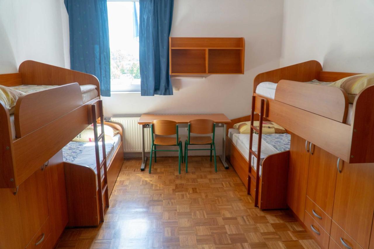 Dijaski Dom Bezigrad Ljubljana Hostel Bagian luar foto