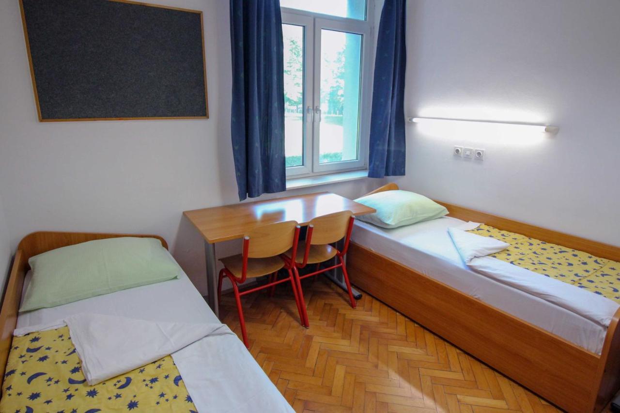 Dijaski Dom Bezigrad Ljubljana Hostel Bagian luar foto
